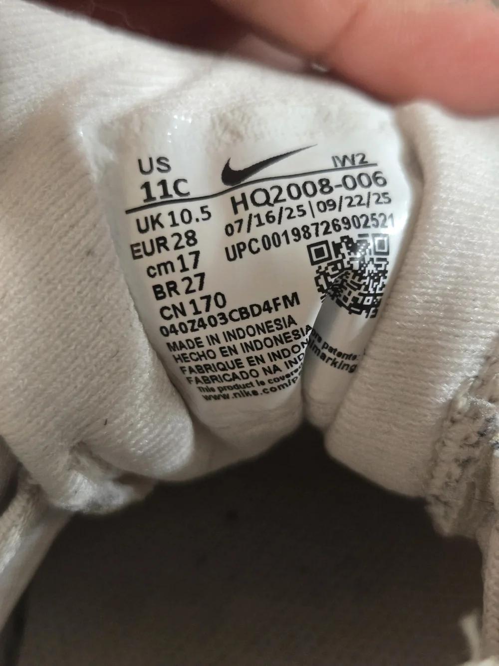 Nike metro tek Kids off white Sneakers with Lavender Swoosh Size 11c Toddler